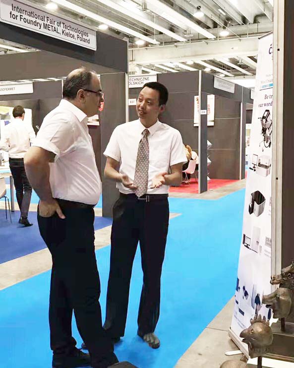 創(chuàng)想儀器系列國(guó)產(chǎn)直讀光譜儀大受參會(huì)意大利企業(yè)家們歡迎。