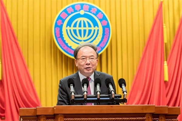 省委常委、市委書記李小敏在開幕式上講話