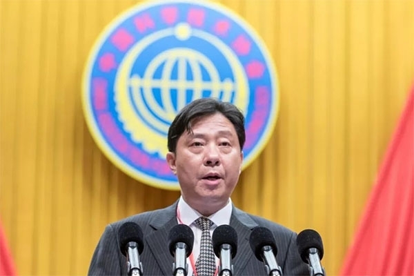 市科協(xié)黨組書記、 副主席陳曉華作工作報(bào)告